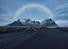 别被热搜带跑：勇士发布会话里带刺，体能教练回应防守漏人句句有火